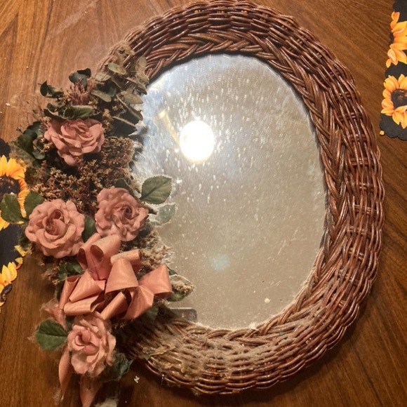 Upcycled floral mirror - Picture 8 of 8